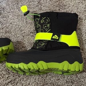 Northside Kids Black and Lime Green Snow Boots